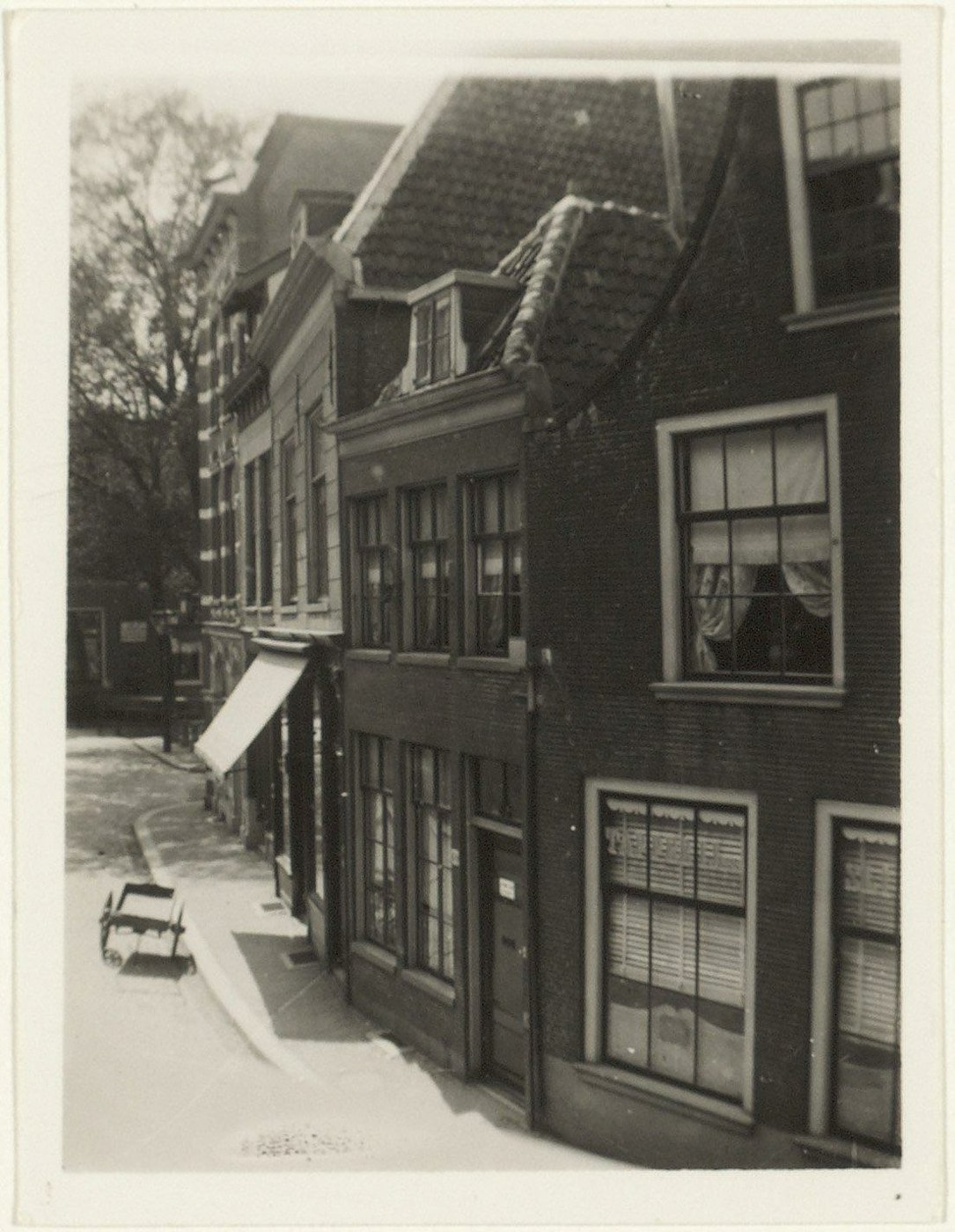 Historische foto van de Kleine Houtstraat in Haarlem uit 1910